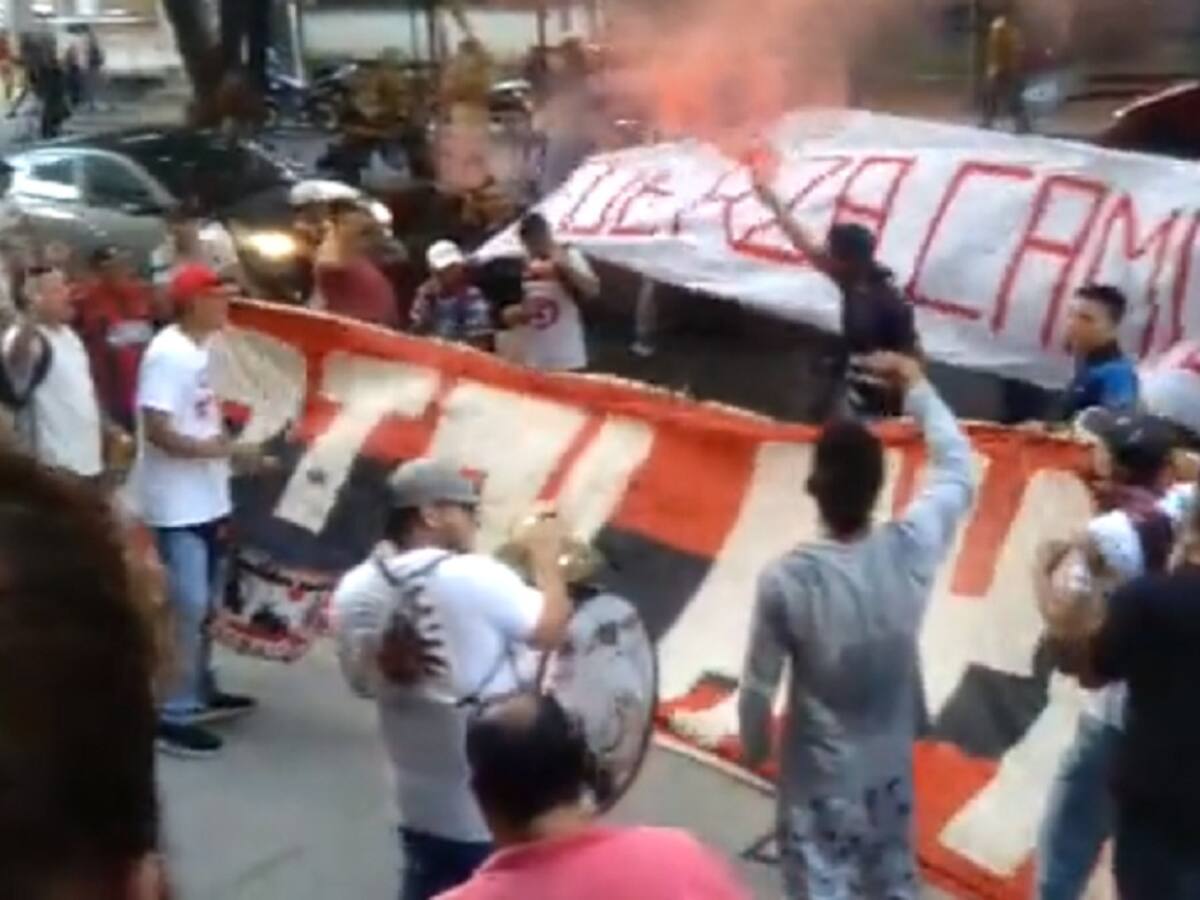 Barras rechazan intolerancia en el fútbol