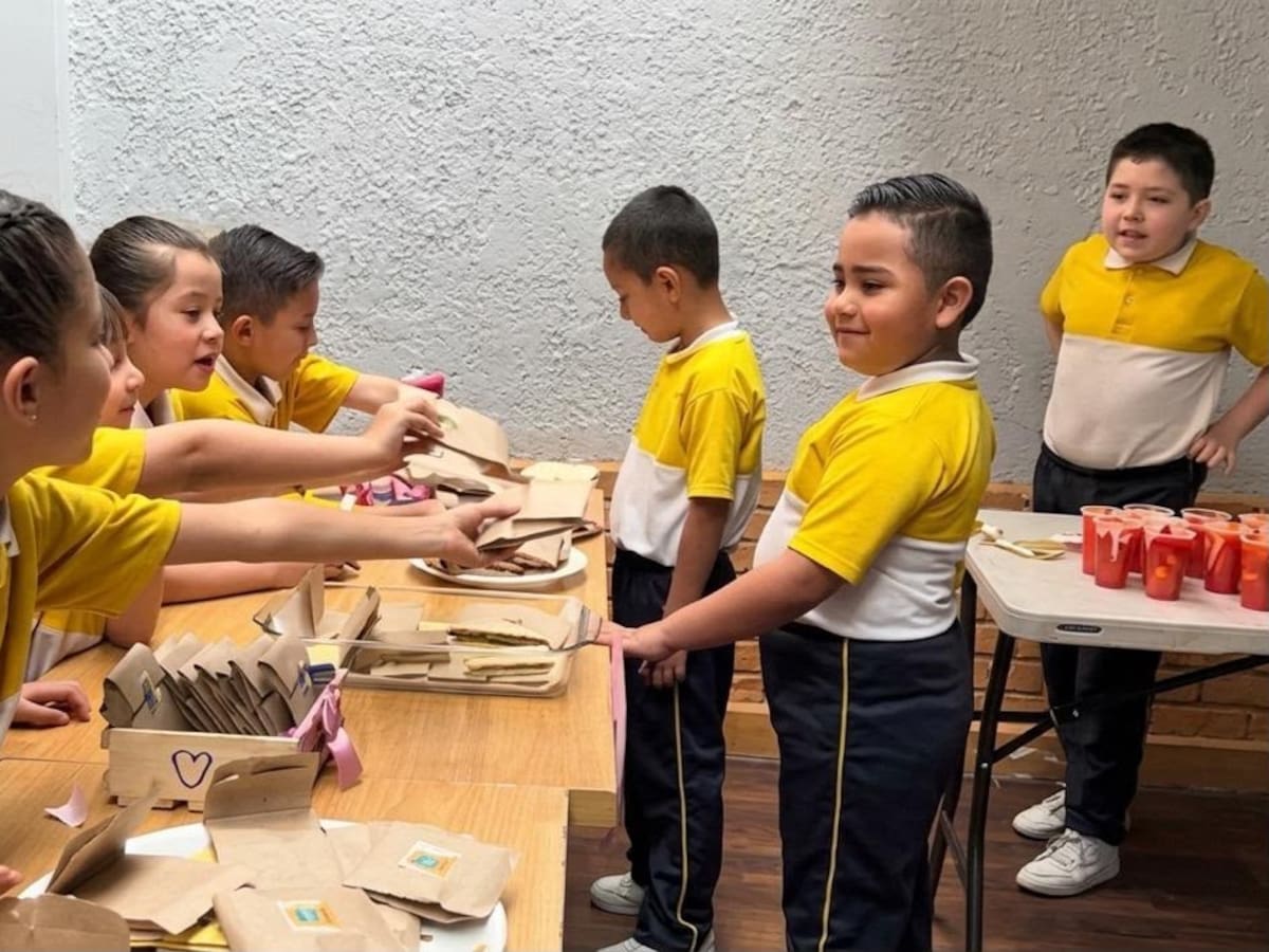 La institución que reemplaza los grados escolares por competencias y certificaciones internacionales