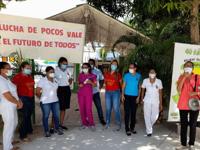 Protesta en las afueras del Hogar Infantil Los Naranjos