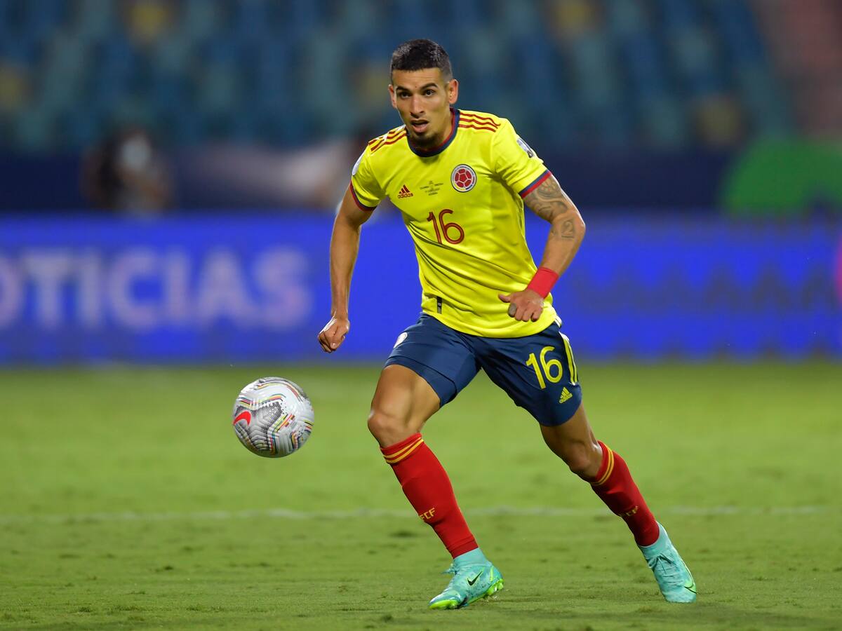 Daniel Muñoz, sobre la ausencia de Colombia en Qatar: “Si surgió algo, lo pagamos”