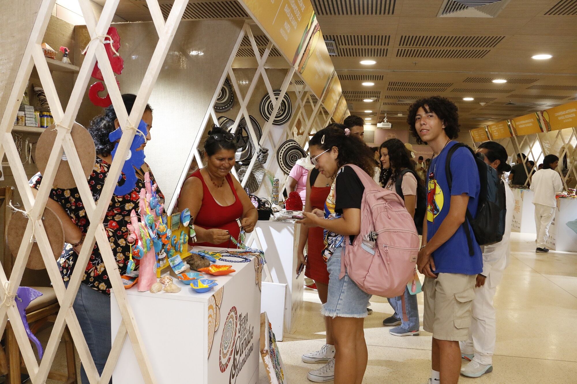 Feria Artesanal y Cultural del Caribe colombiano en la Universidad del Magdalena