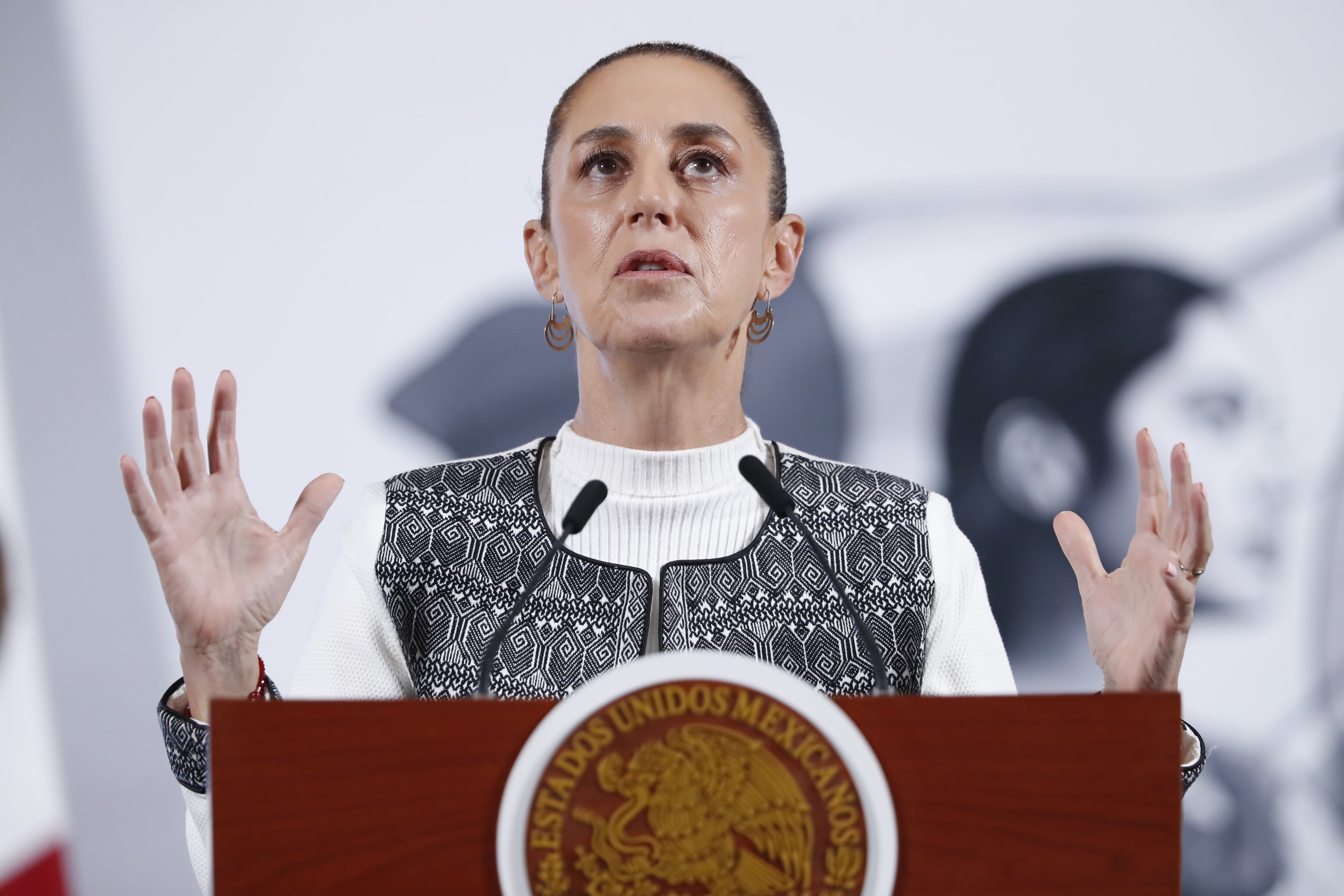  La presidenta de México, Claudia Sheinbaum, habla durante su rueda de prensa matutina este viernes, en el Palacio Nacional de Ciudad de México (México).
. EFE/ Mario Guzmán
