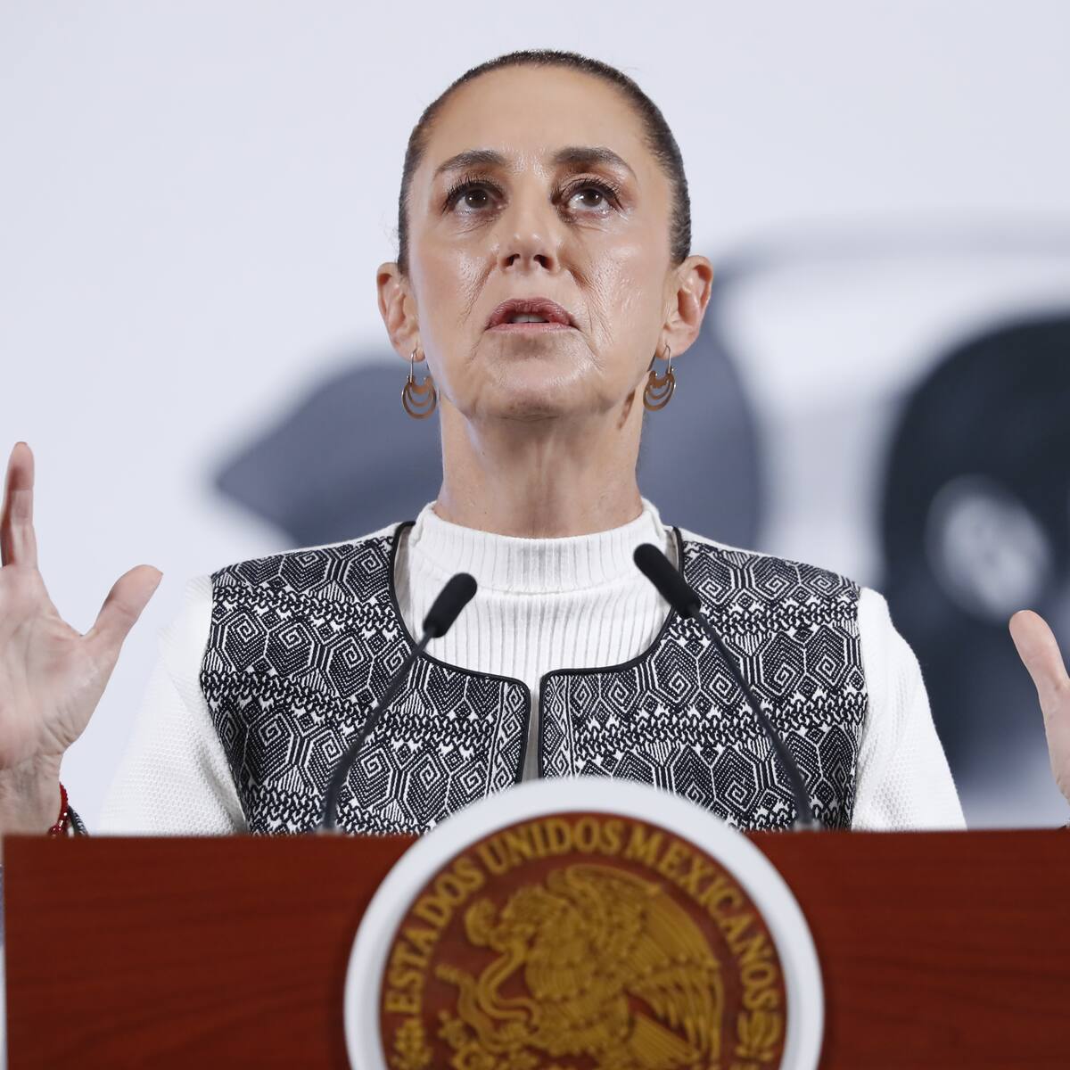Sheinbaum: que Estados Unidos bombardee México “no está sobre la mesa, ni la silla, ni el piso”