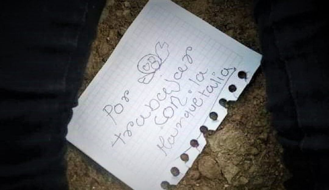 Mensaje dejado, aparentemente por los autores del crimen