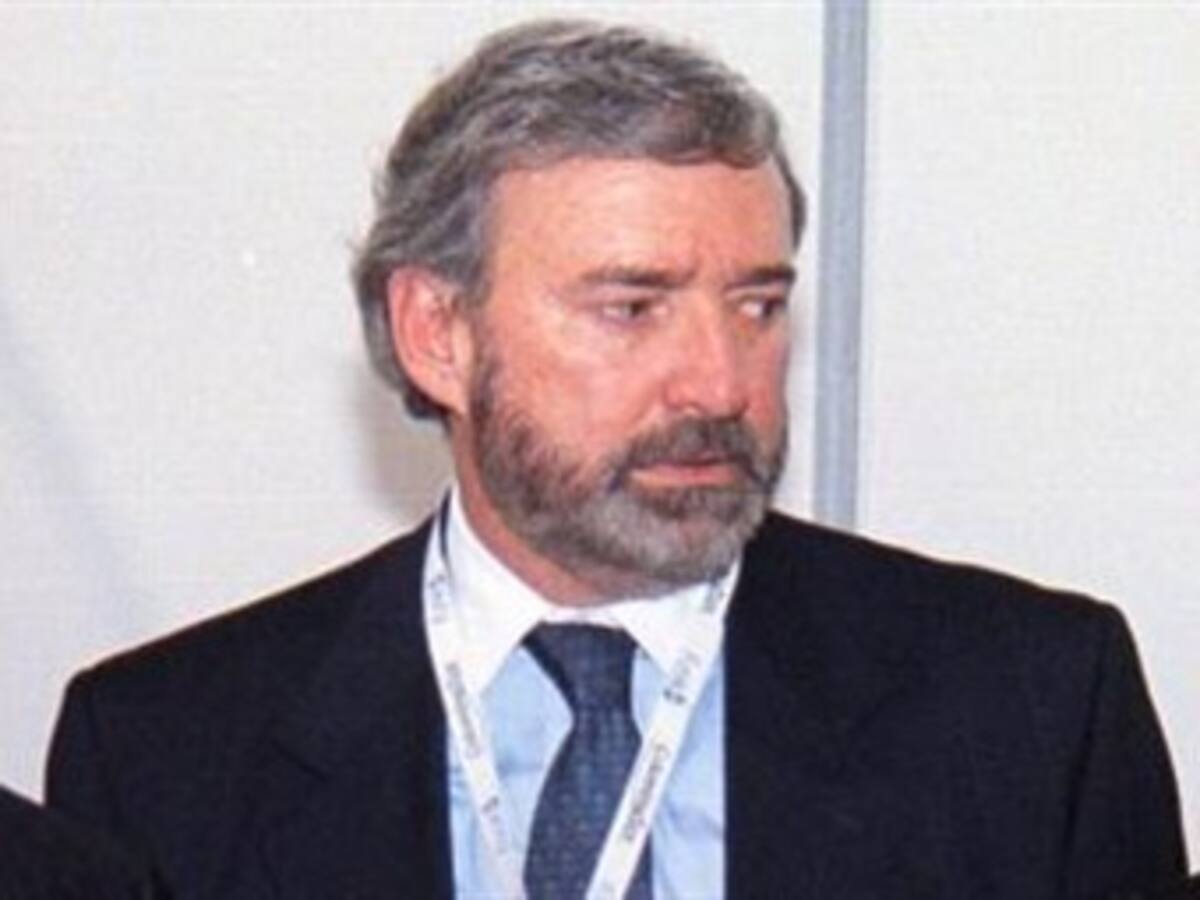 España concede Gran Cruz de Isabel la Católica a ex embajador de Colombia