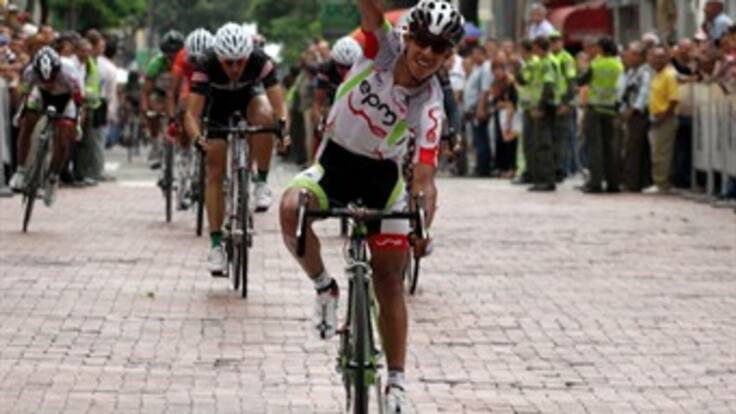 Javier Gómez ganó la primera etapa en la Vuelta de la Juventud
