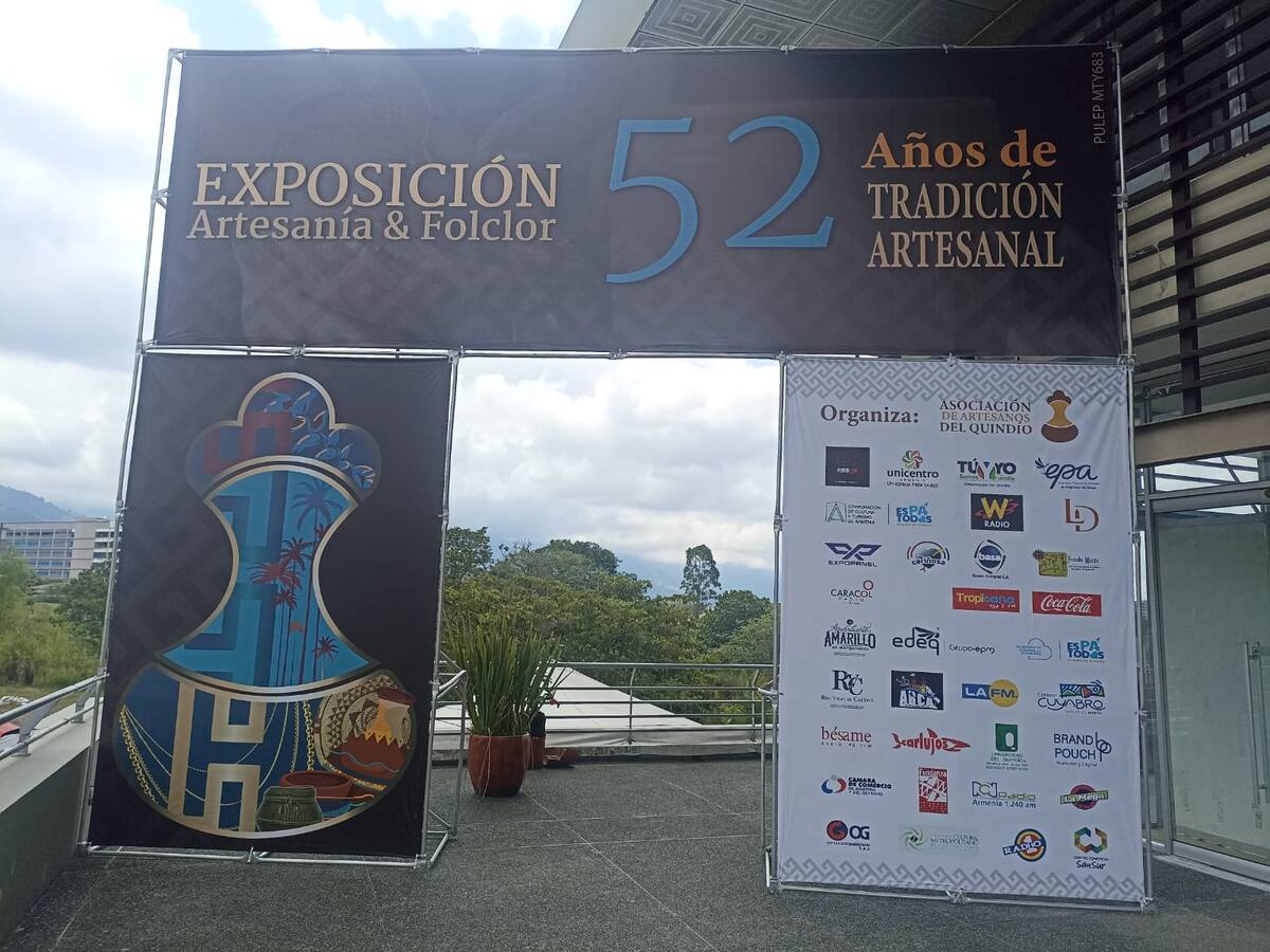 Un buen plan en las fiestas de Armenia, visitar la Exposición Artesanía y folclor