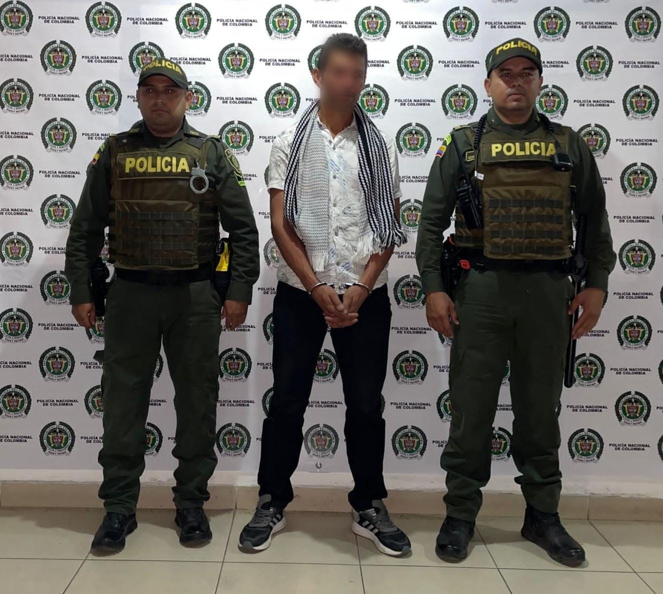 Alias 'Flower' fue dejado a disposición de la Fiscalía 3 de Florencia Caquetá y tendrá que responder por el presunto delito de tráfico, fabricación o porte de estupefacientes y concierto para delinquir por darse para el narcotráfico.