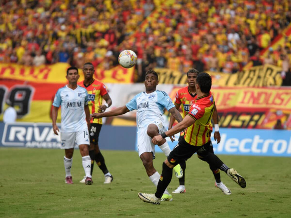 Pereira eliminó a Millonarios tras un candente empate 2-2 en el Hernán Ramírez Villegas