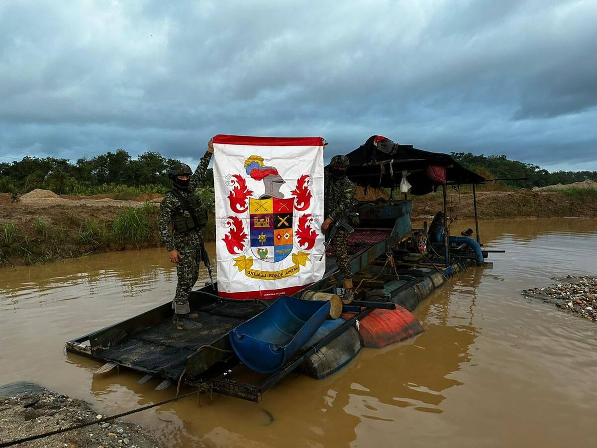 Incautan maquinaria del Clan del Golfo usada para la minería ilegal en Zaragoza, Antioquia