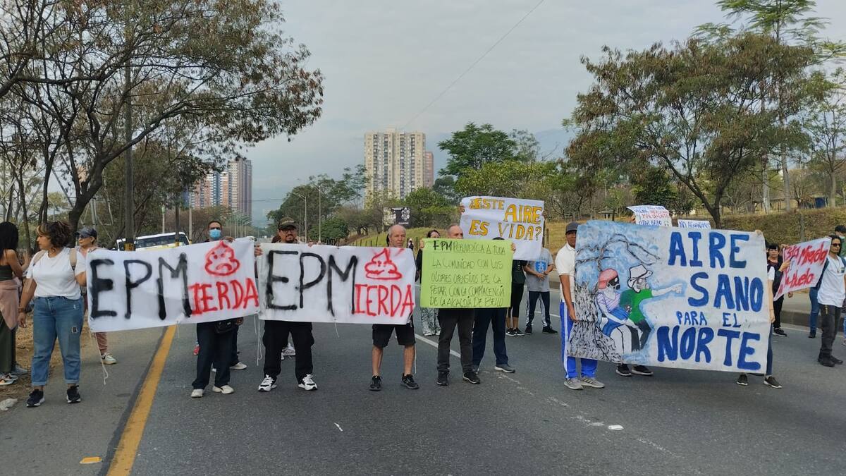 Comunidad en Bello protesta por los malos olores de la PTAR