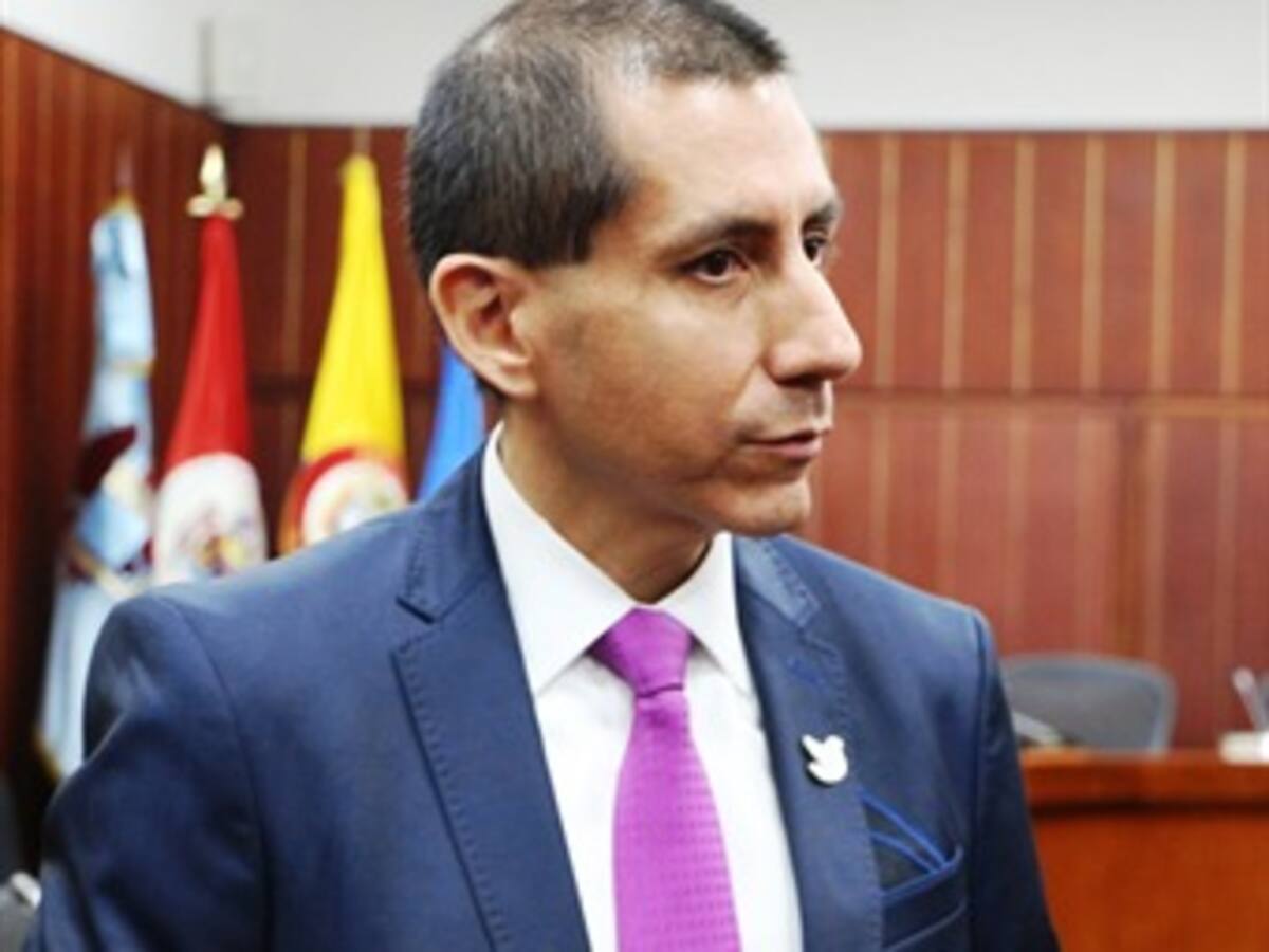Uribe entregó a la Corte pruebas que comprometerían al senador Chamorro