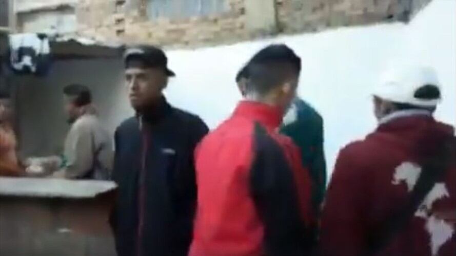 El viacrucis de los venezolanos que llegan caminando a un refugio en Tunja. Foto: