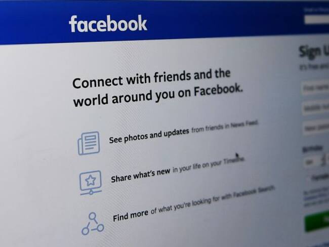 Facebook elimina cuentas y páginas vinculadas a Bolsonaro