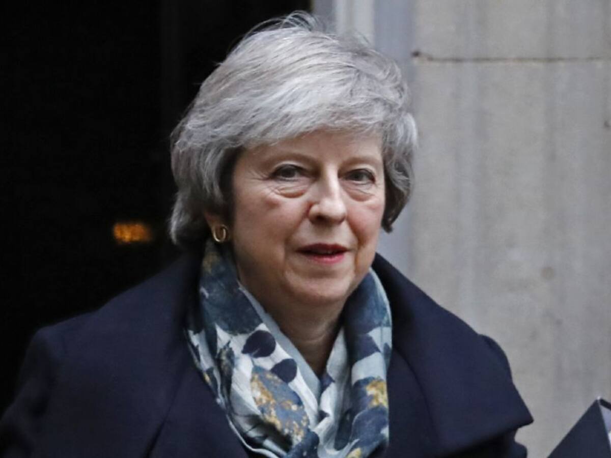 May pone fecha a voto del "brexit", pero persiste malestar parlamentar