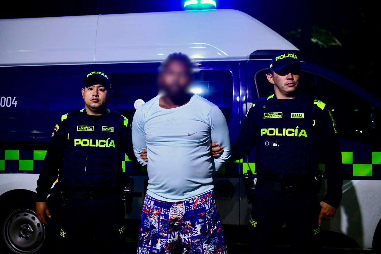Hombre capturado por abusar sexualmente a sus sobrinas menores de edad en Medellín. Foto: Policía Meval.