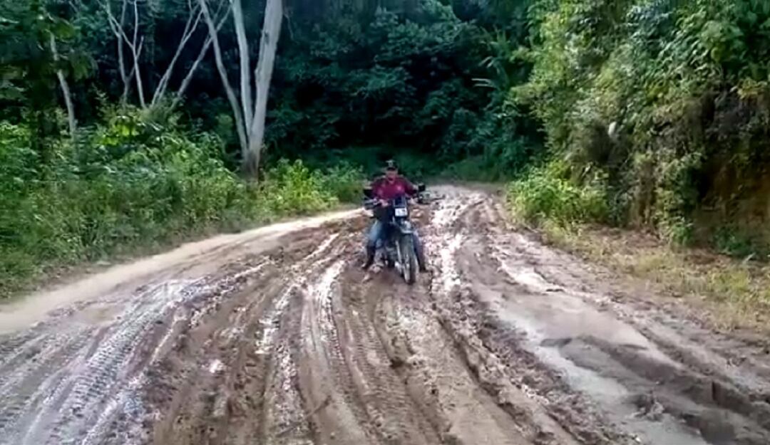 Comunidad de Hacarí se unen al clamor por arreglo de vías