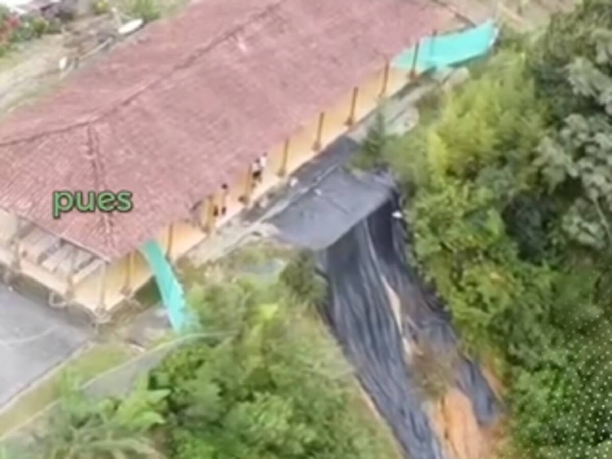 Denuncian que escuela rural en Córdoba, Quindío está en riesgo por derrumbe debido a lluvias