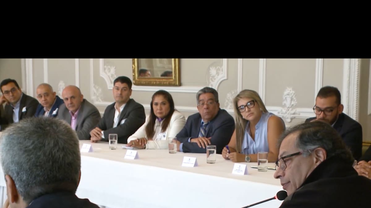 Petro pidió a los liberales respaldar en el Congreso las reformas del Gobierno