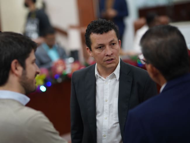 El representante a la Cámara por Antioquia del Pacto Histórico, Alejandro Toro, denunció que fue víctima de hurto, en la madrugaa del 8 de febrero (Cortesía)