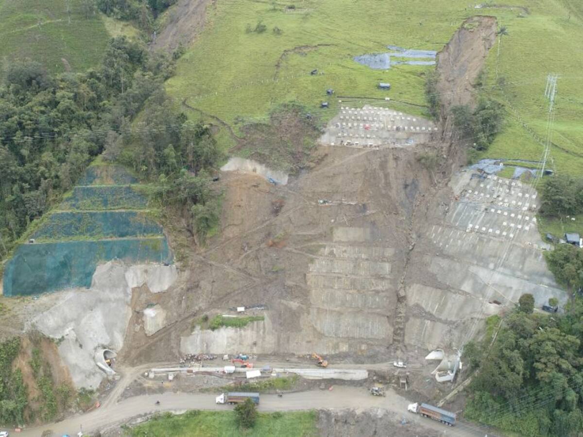 Obras complementarias del túnel de la línea con retrasos por bloqueos