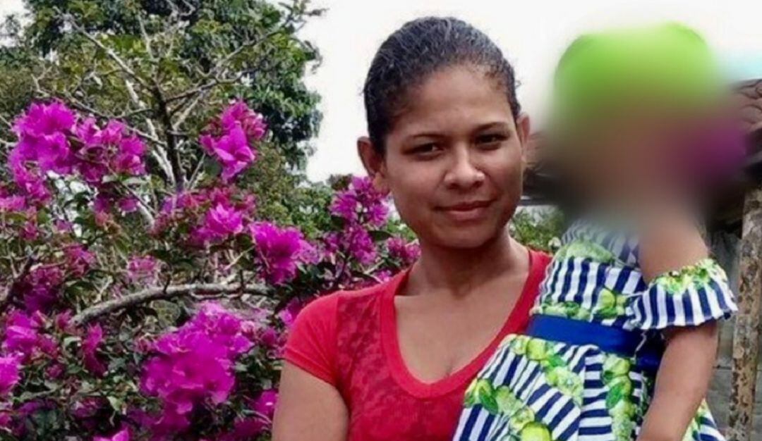 Rosa Amalia Mendoza y su hija