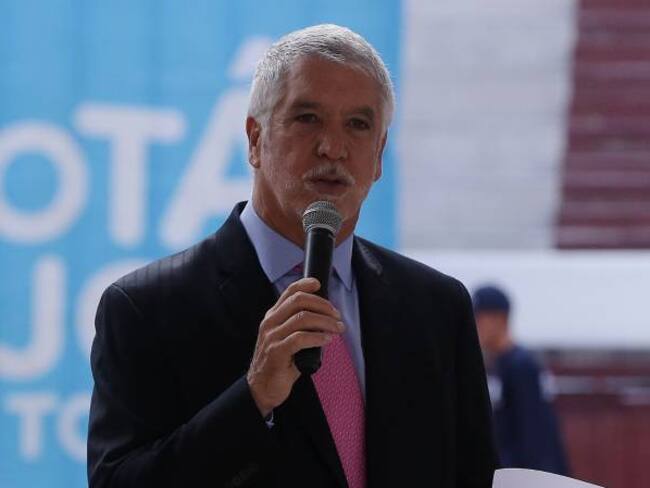 La rebelión de Pinocho: la respuesta de Peñalosa a un ciclista que le gritó "revocatoria"