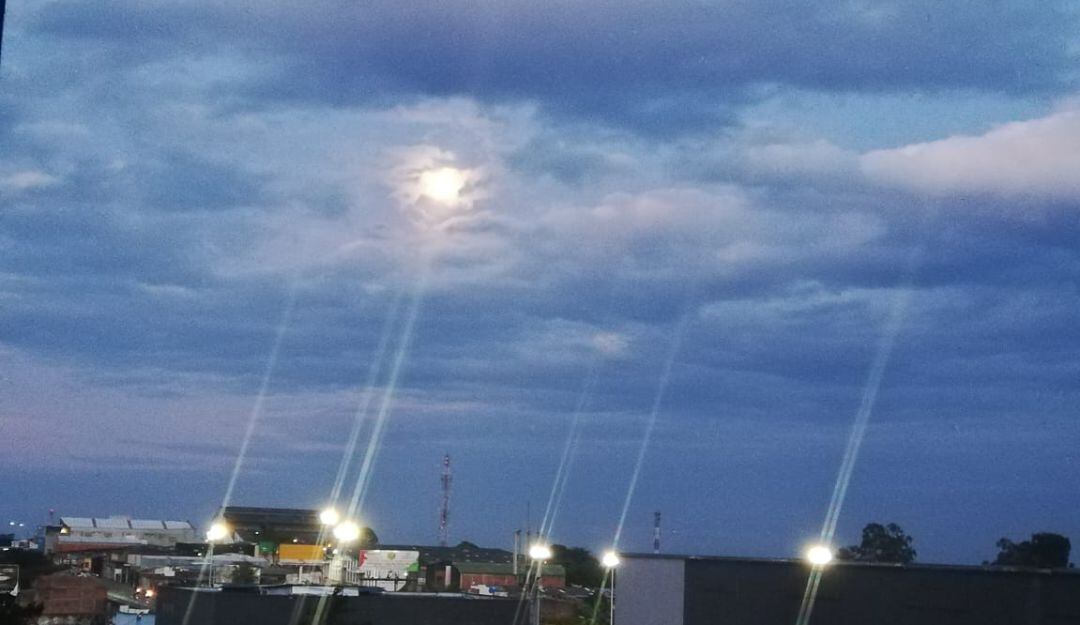 Hermoso amanecer en la ciudad de Armenia, Quindío