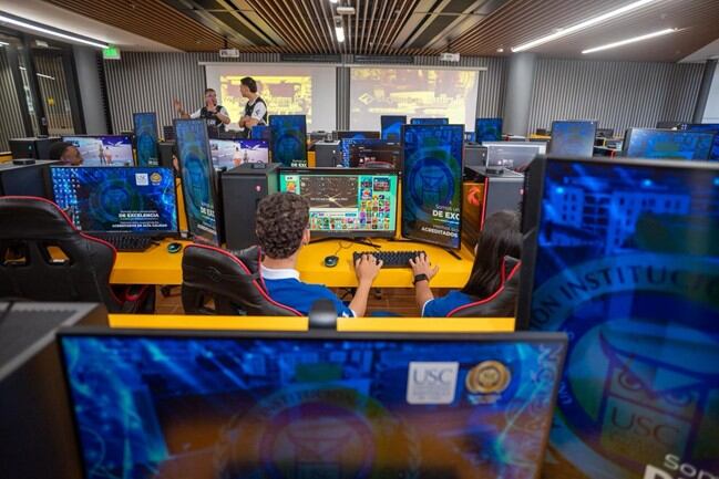 Gobierno Petro supera la meta de formación digital, con más de un millón de personas capacitadas