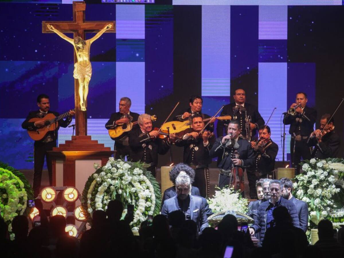 Más de 10.000 personas han pasado a despedir a Vicente Fernández en Jalisco