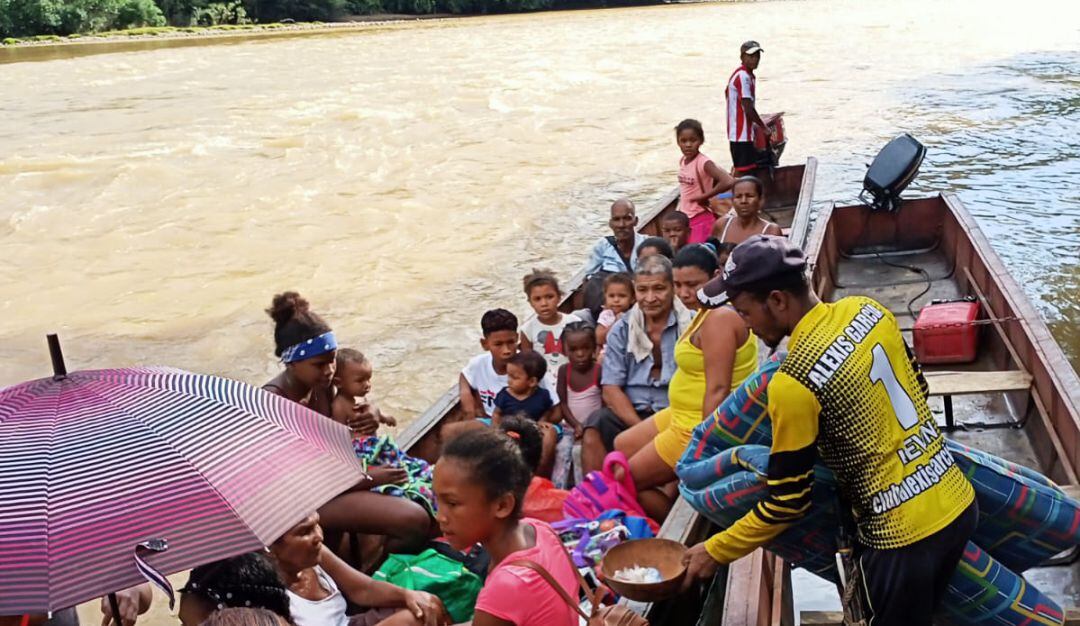 El taponamiento de las aguas amenaza con causar una avalancha que podría arrasar con todas las viviendas de la vereda Villa Uribe