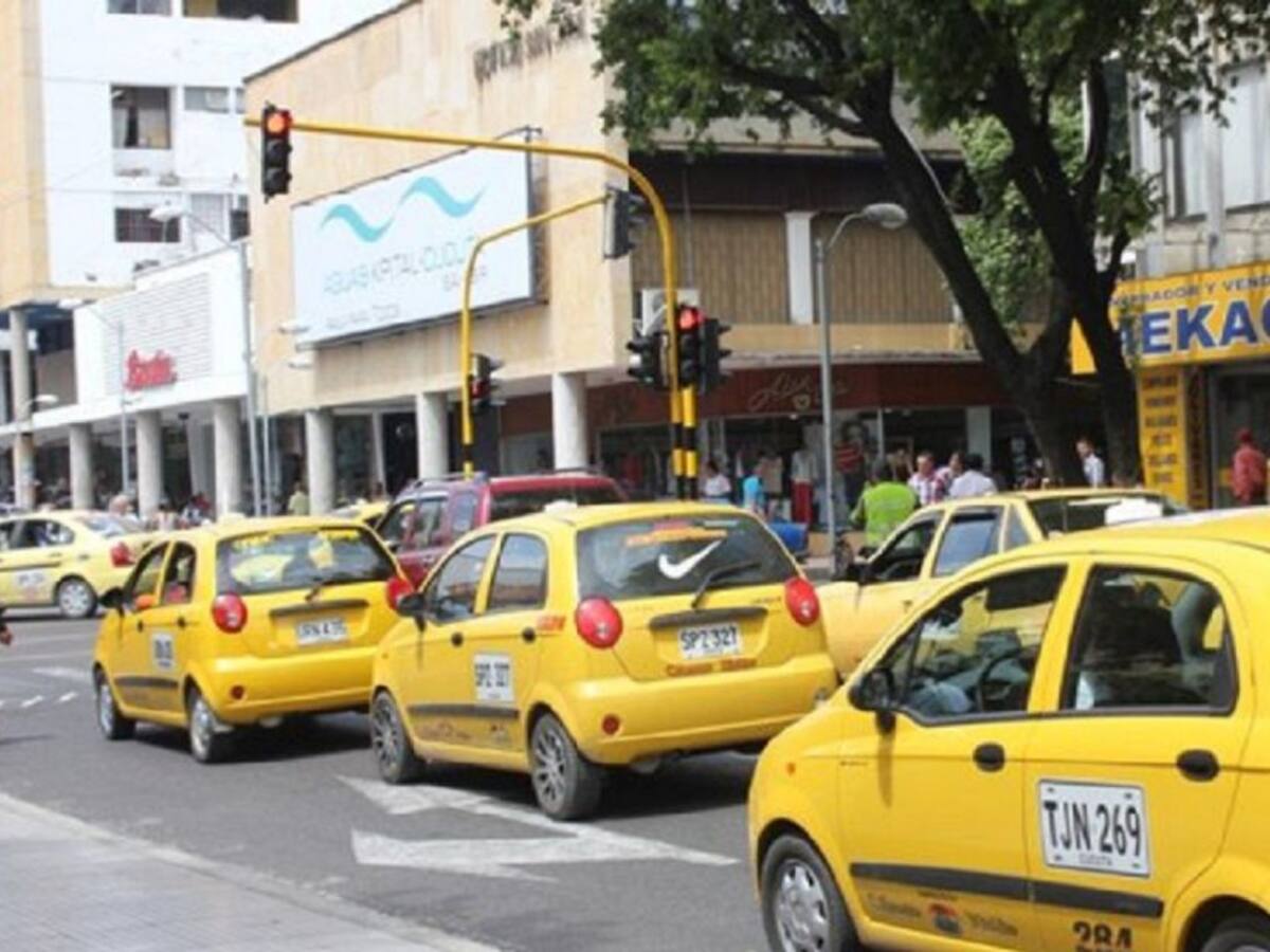 Taxistas en desacuerdo son suspensión del pico y placa