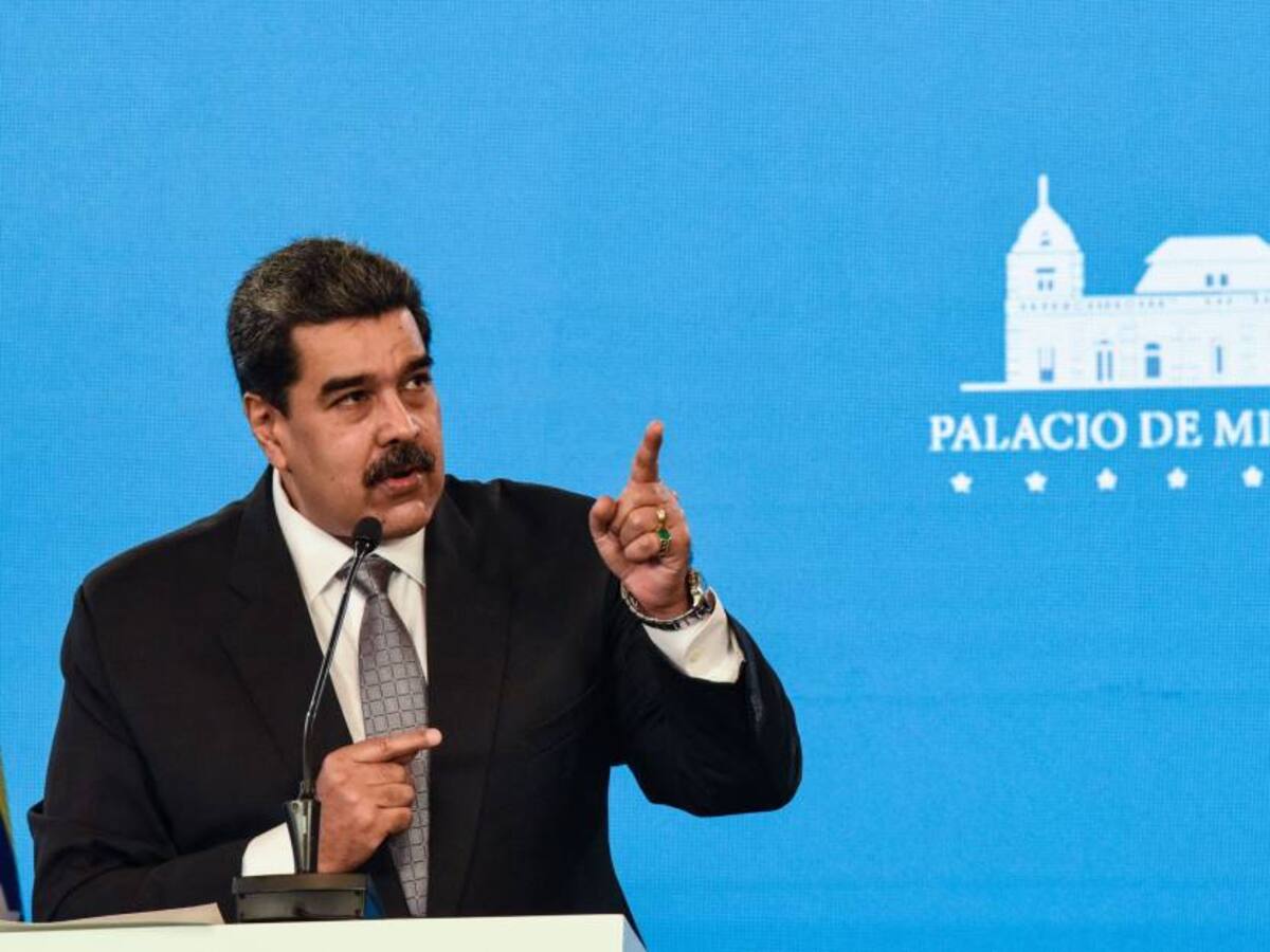 "Tiendo mi mano al pueblo de Colombia y al presidente Gustavo Petro": Maduro