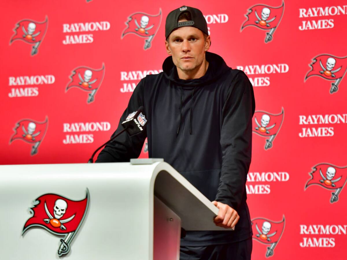 Tom Brady anunció su “retiro para siempre” del fútbol americano