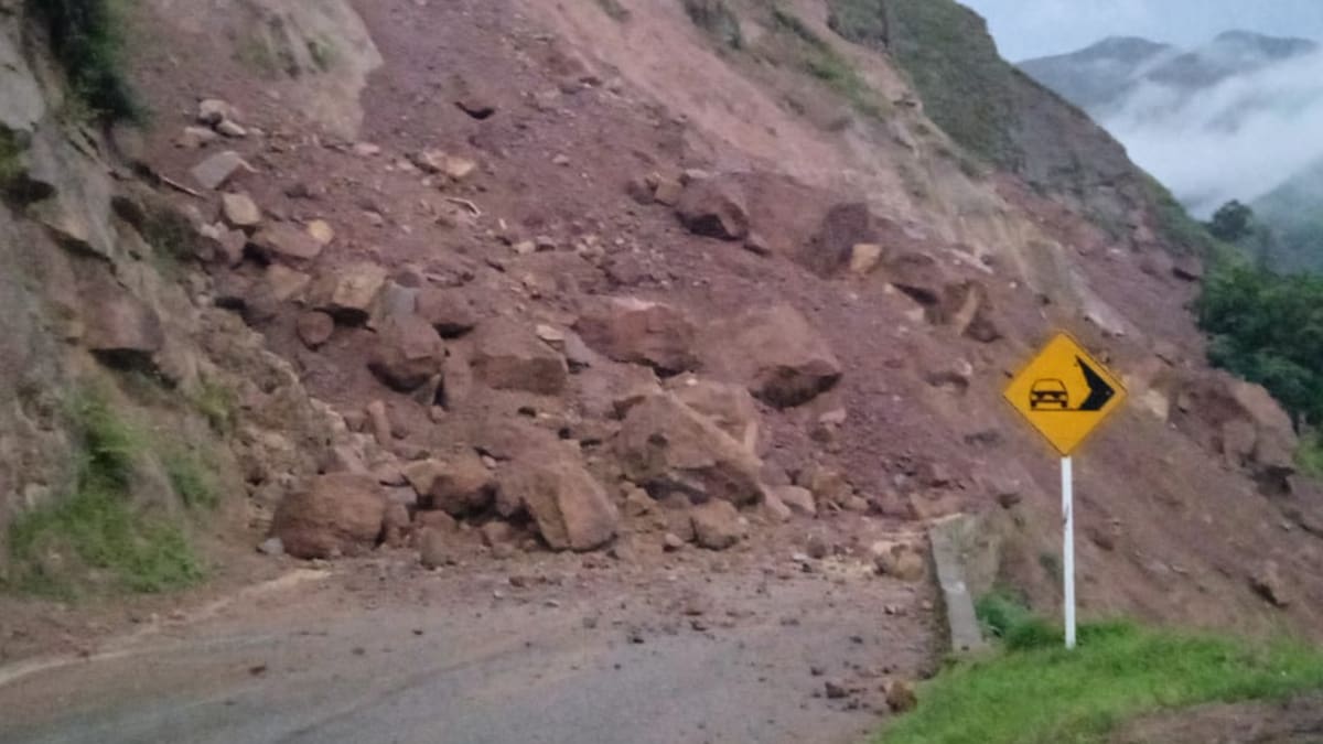 Crítica situación en materia de vías por invierno en limites del Huila y Cauca