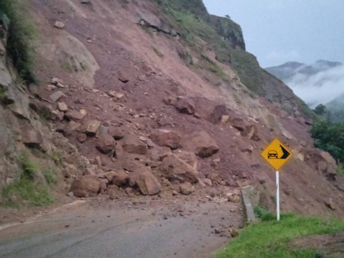 Crítica situación en materia de vías por invierno en limites del Huila y Cauca