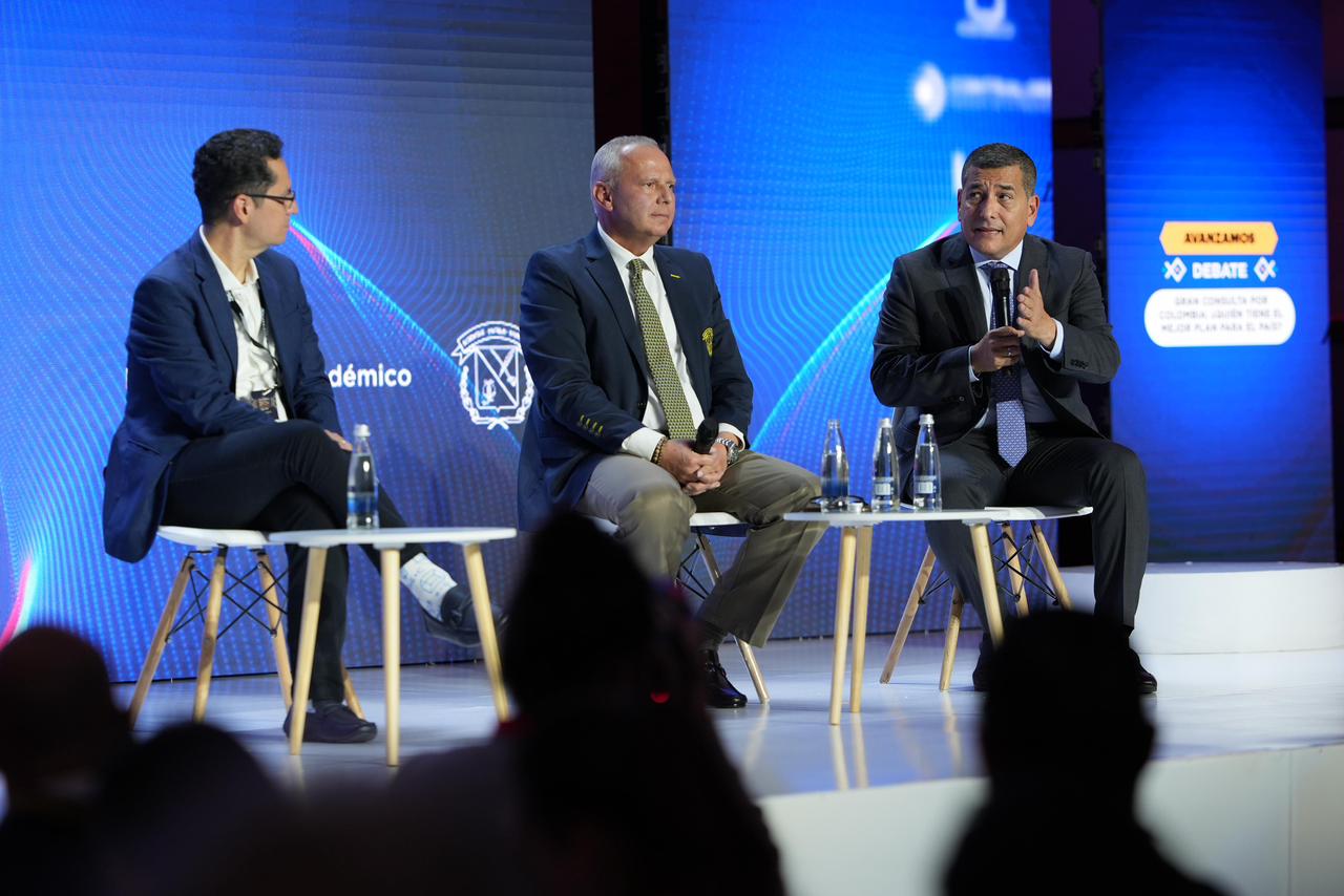 Como motor de transformación de Cartagena, en medio de foro nacional