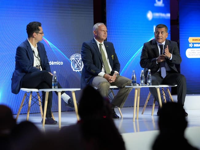 Como motor de transformación de Cartagena, en medio de foro nacional