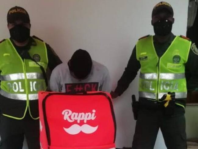 En Montería capturan a un hombre que distribuía droga en un morral de Rappi