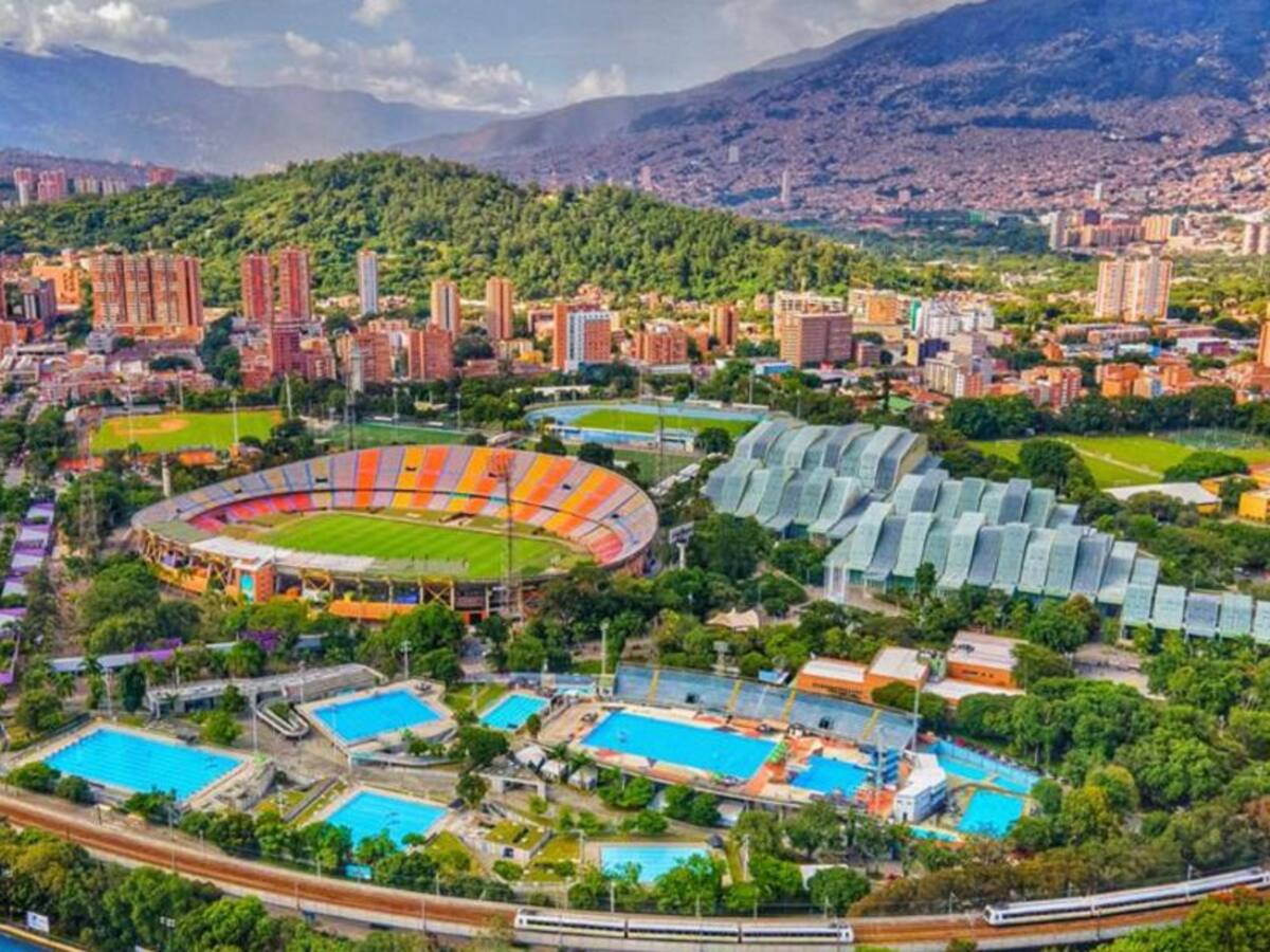 ¡Vuelven los hinchas al Atanasio!