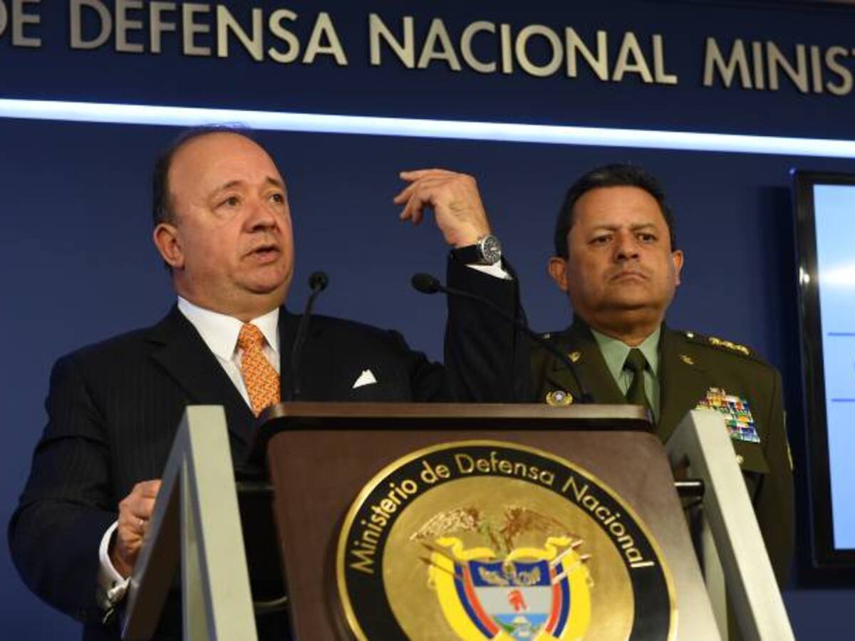 Desertores del proceso de paz deben responder: Mindefensa