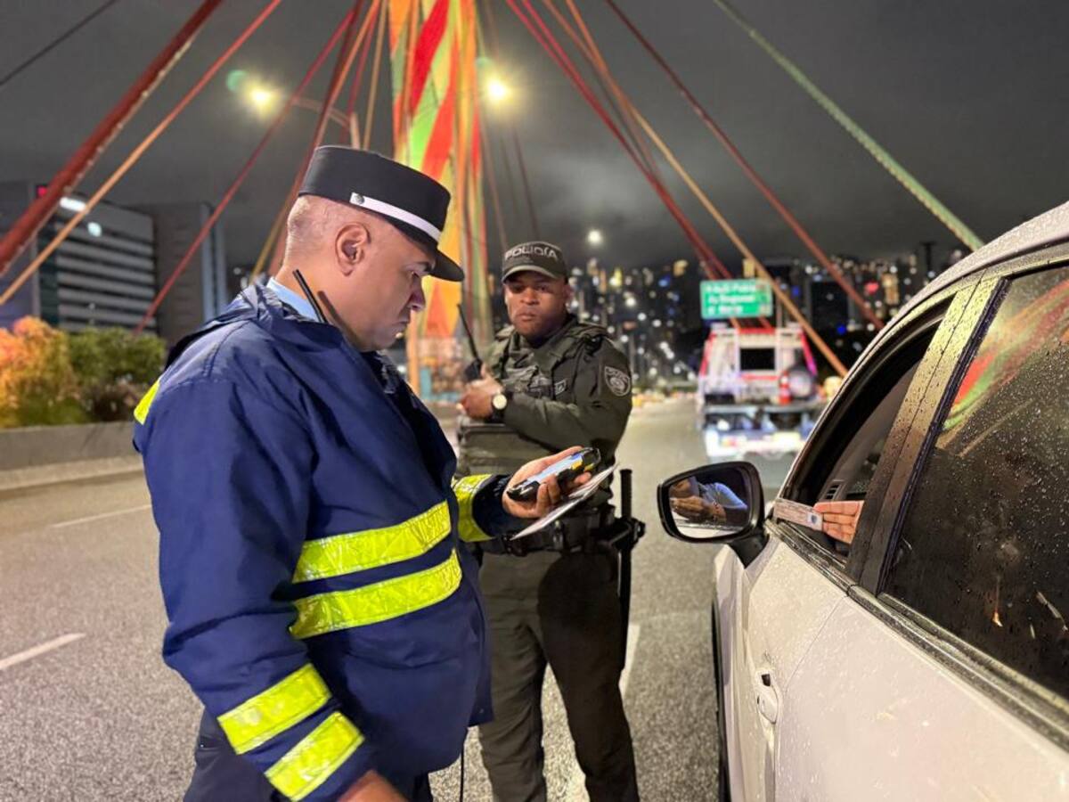 Durante la alborada se impusieron 252 comparendos y se inmovilizaron 97 vehículos en Medellín