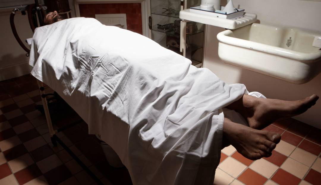 Morgue con cadáver - Getty Images 