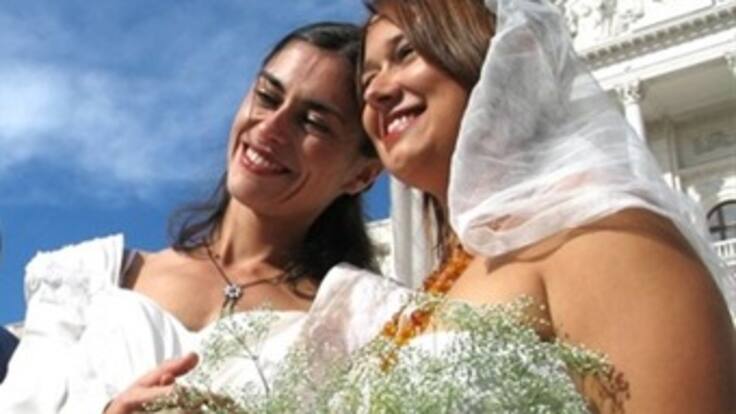 Denuncian perjuicios por demora en fallo del matrimonio gay en Colombia