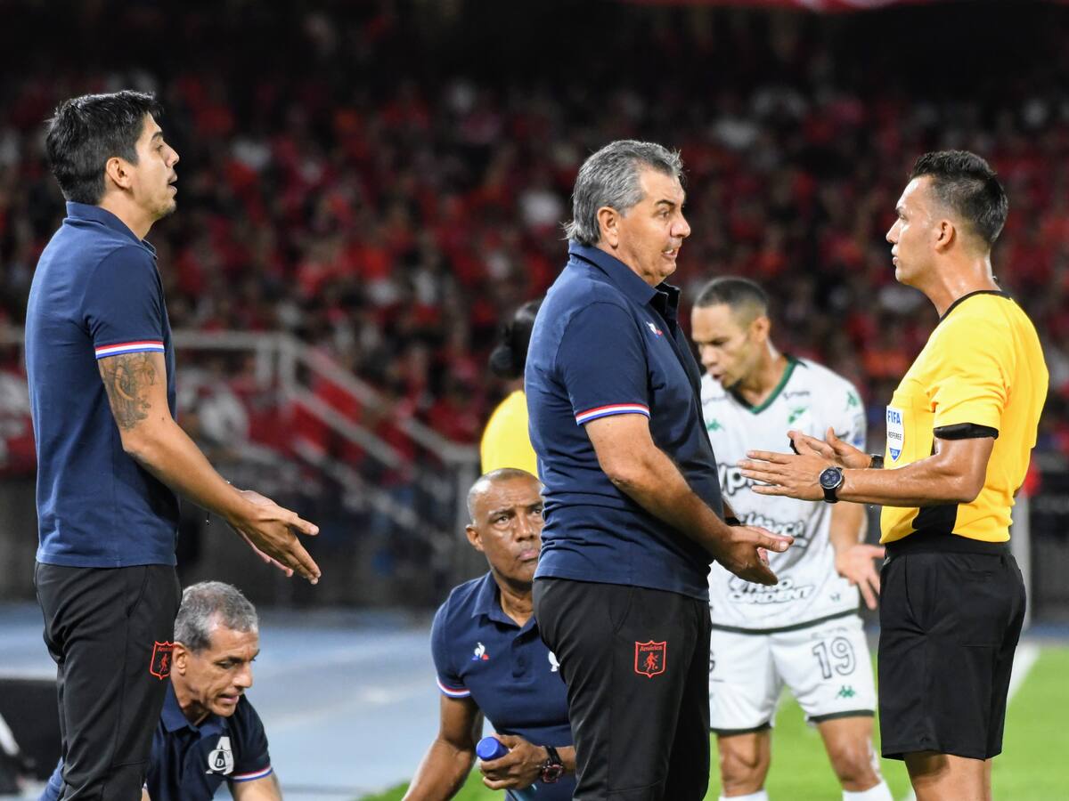 Jorge ‘Polilla’ Da Silva, técnico del América, con dudas sobre el arbitraje: Esto dijo