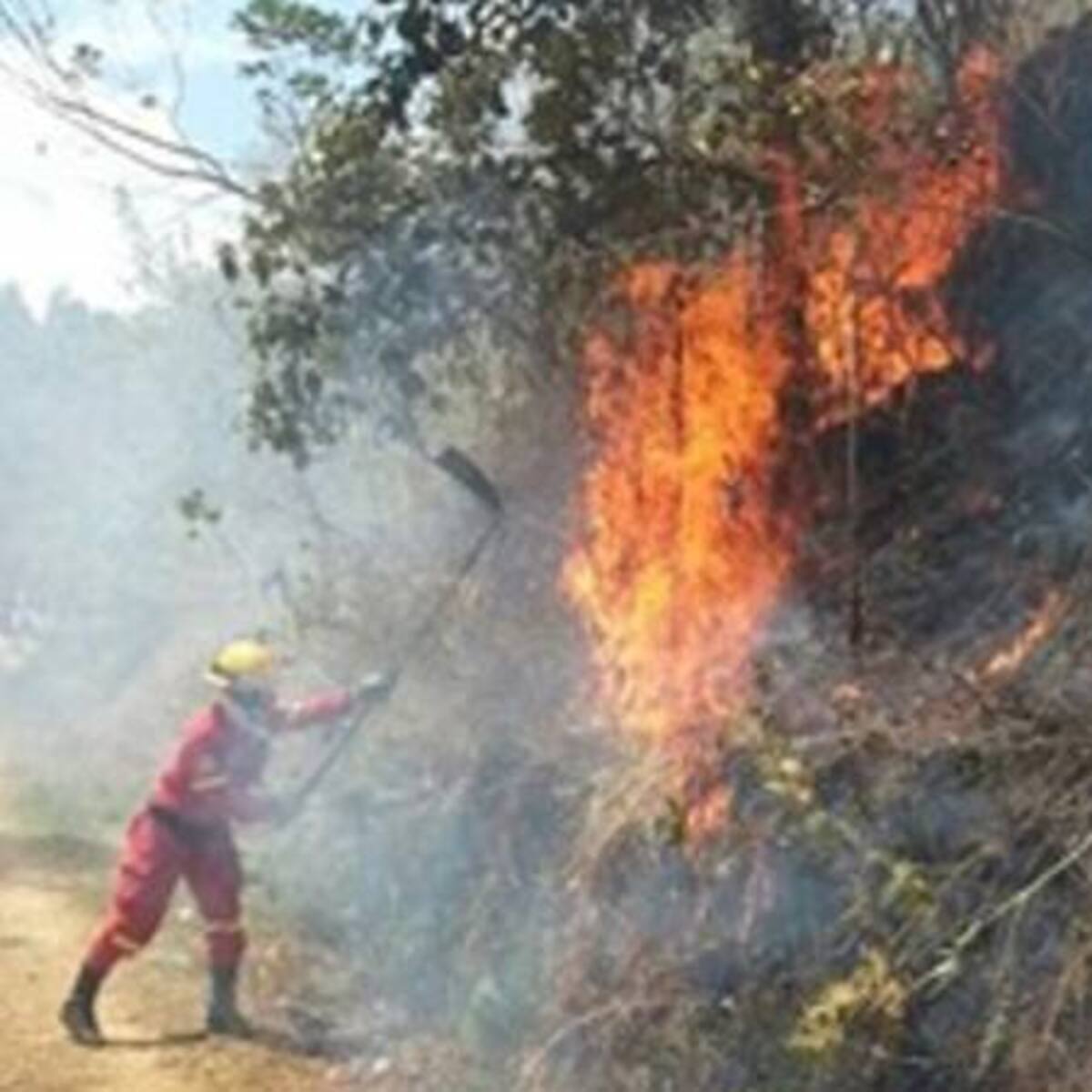 Ya son más de un centenar de incendios y 26 acueductos rurales afectados