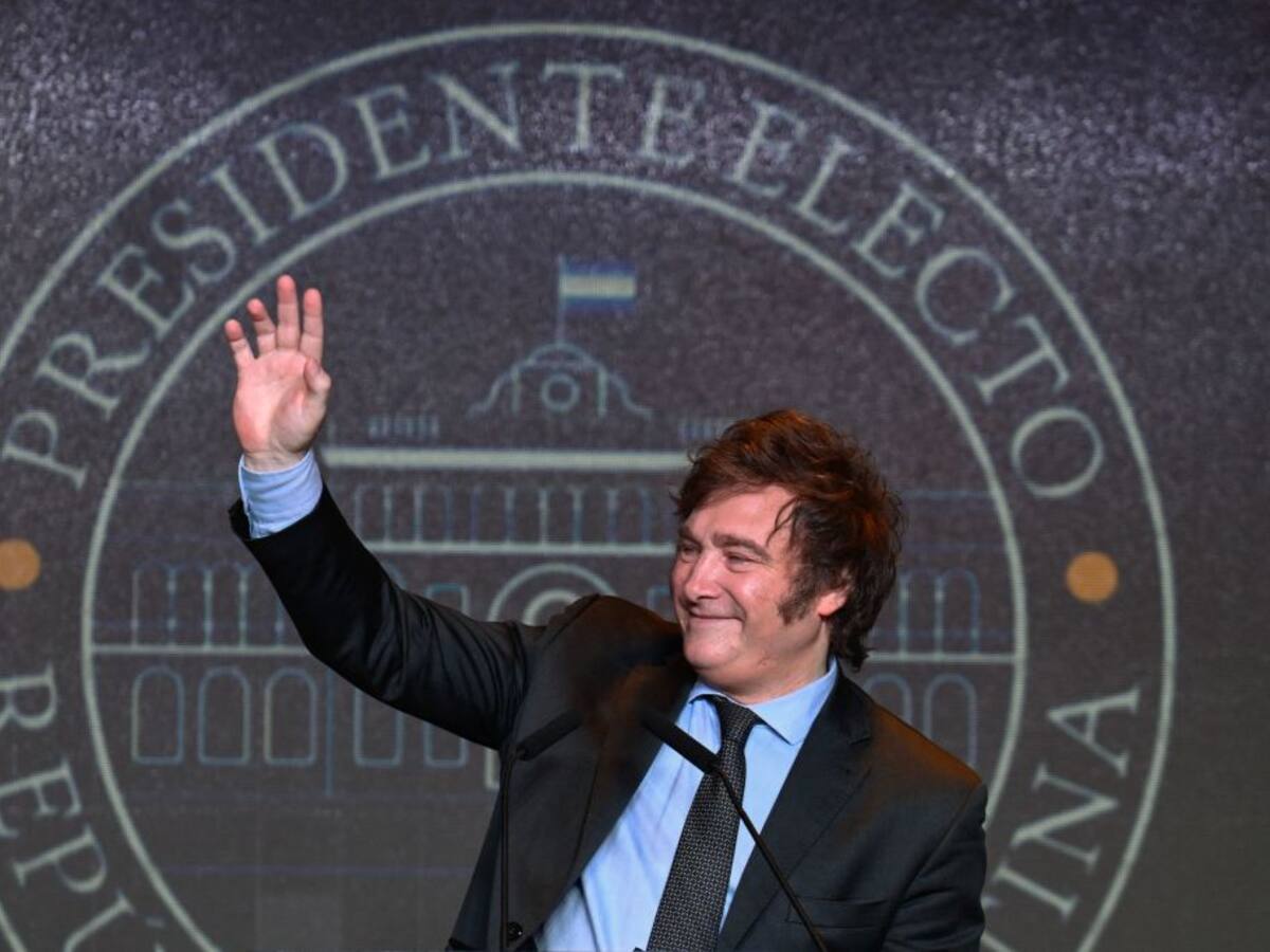 Javier Milei asume la presidencia de Argentina y prepara un tratamiento de shock