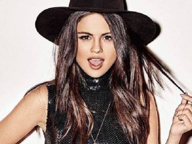 Selena Gómez, además de ser actriz y cantante es diseñadora de modas, y ha lanzado su propia línea de ropa ‘Dream out loud’.