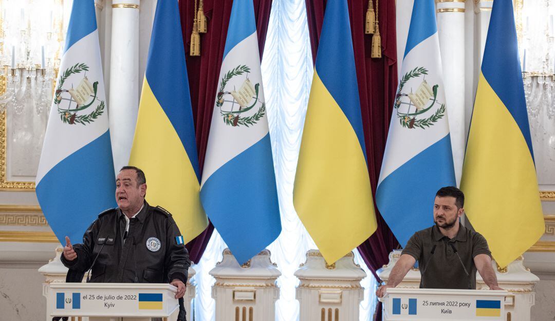 Alejandro Giammattei y Volodímir Zelenski