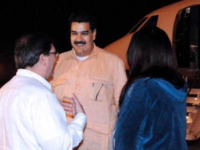 Maduro está en La Habana, pero debe aguardar autorización para ver a Hugo Chávez